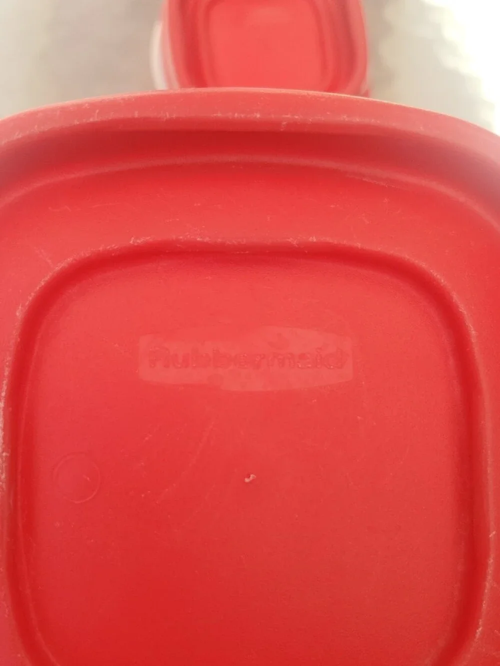 Rubbermaid Easy Find Lids Red Food Storage Container & Shaker Bottle Lot